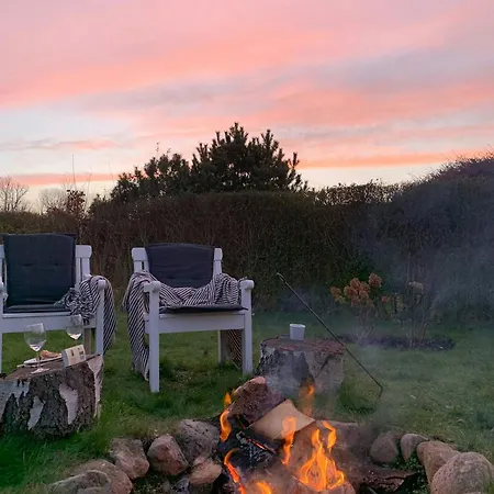Summer Bliss With Vibrant Garden In Nodebohuse Holiday home Hundested